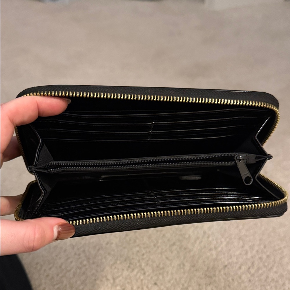 Harrods Iconic London Scene Wallet - Picture 3 of 3